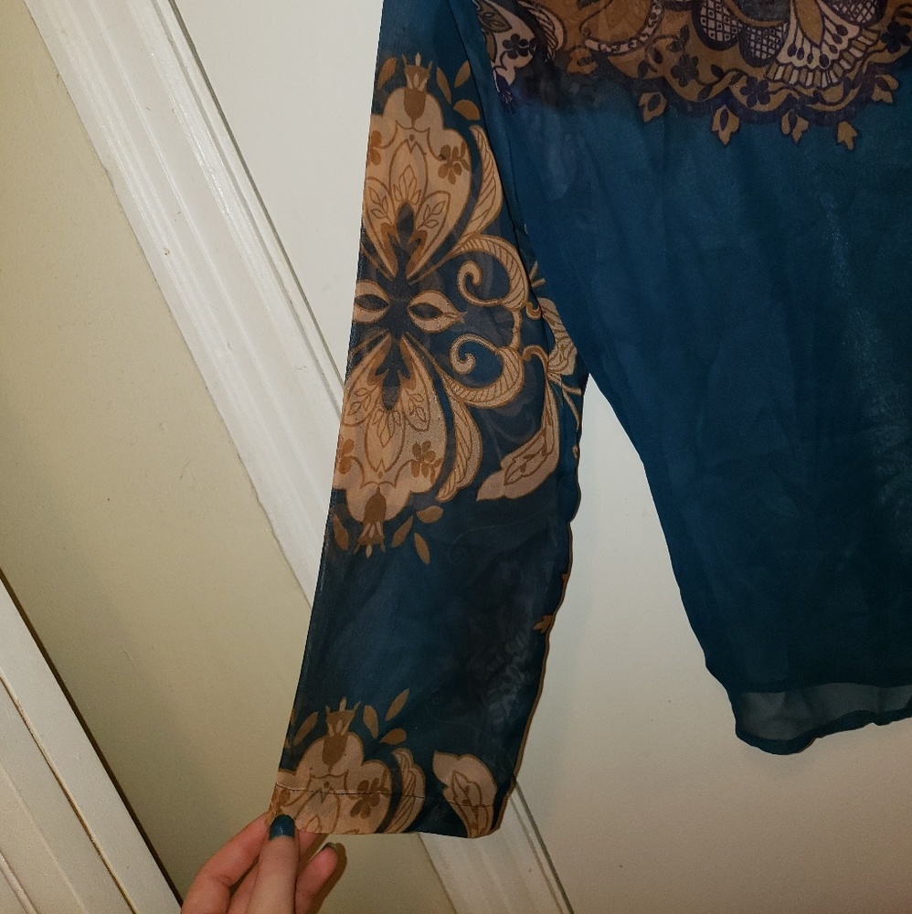 🌻 Flowy Button Up Top - Picture 3 of 4